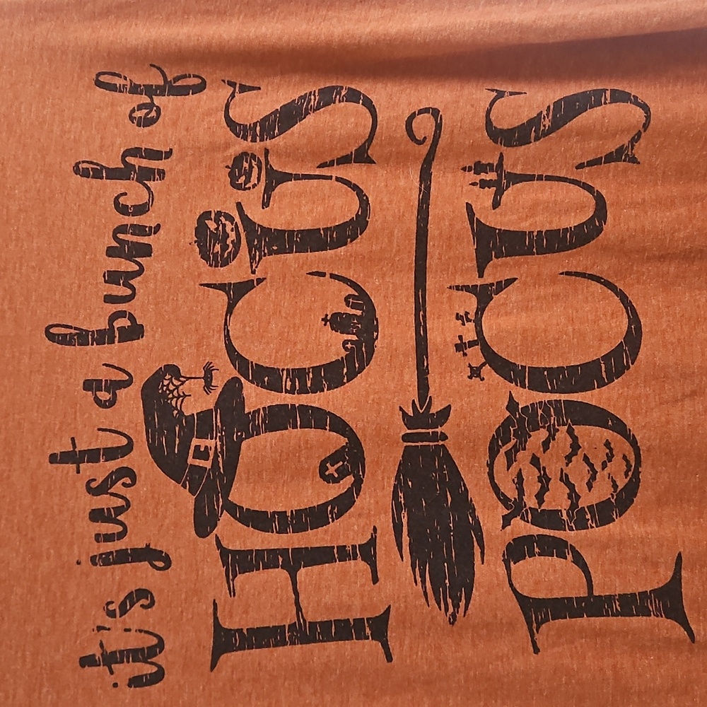 Hocus Pocus Graphic T-Shirt - Picture 3 of 4